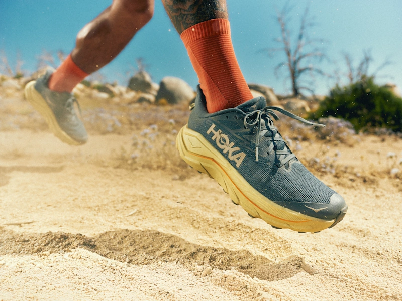 HOKA Challenger 8 Wide Mens Shoes