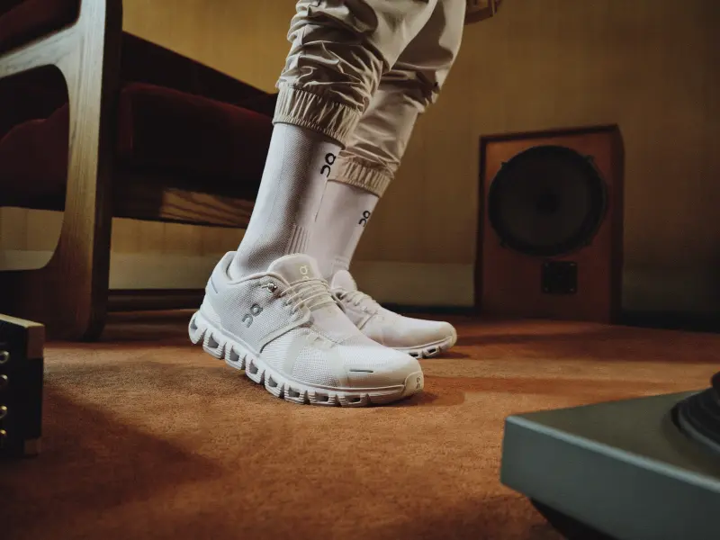 On Cloud 6 Wide Mens Shoes